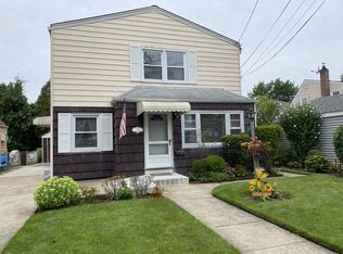 315 Denton Ave, Lynbrook, NY 11563