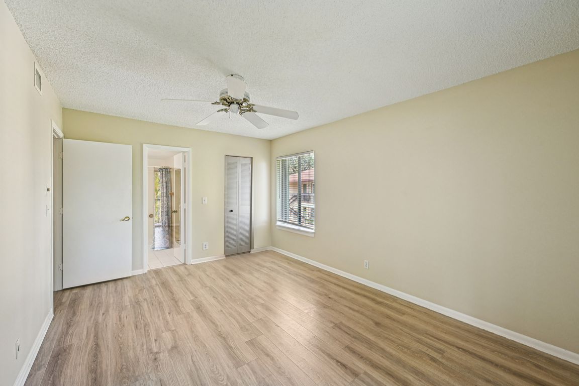 Chasewood Dr-S0907-022.jpg