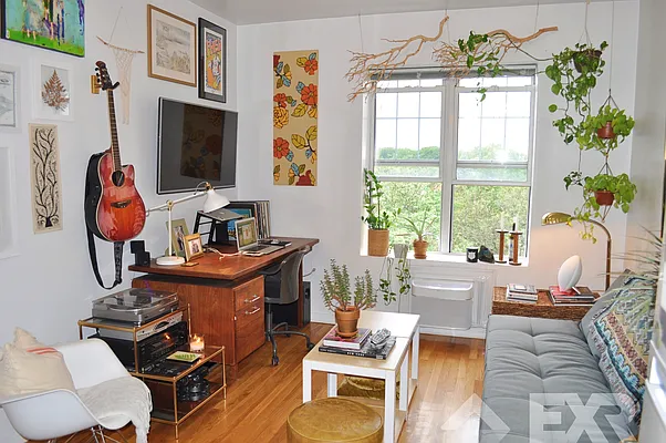 Rented by EXR | media 3