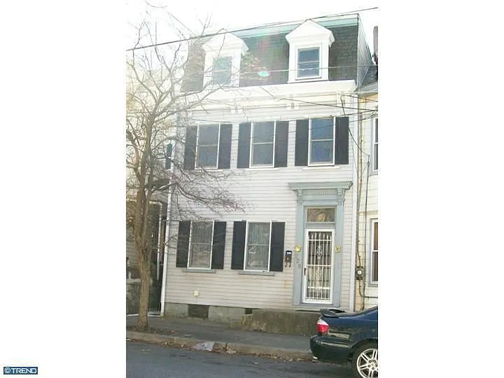 728 Washington St photo 1