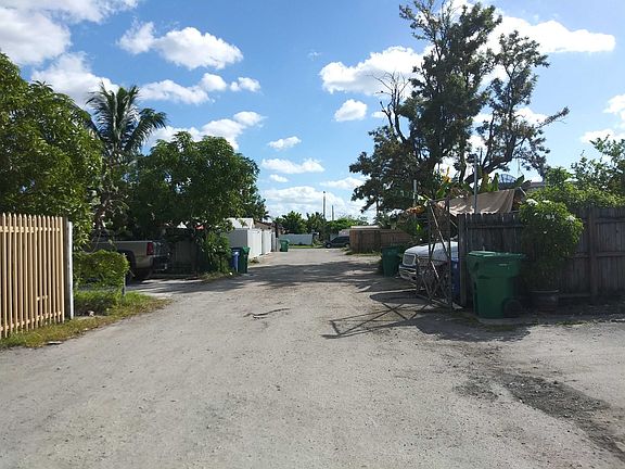 5th image of 18911 NW 46th Ave