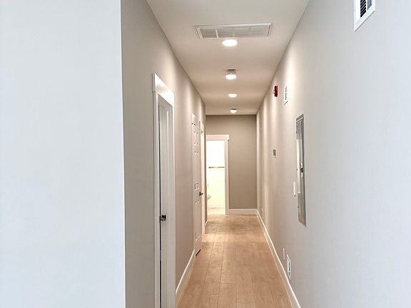 3rd image of 35 Wallington Ave