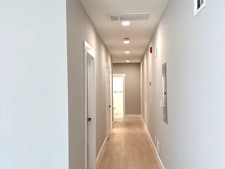 35 Wallington Ave — Photo 3
