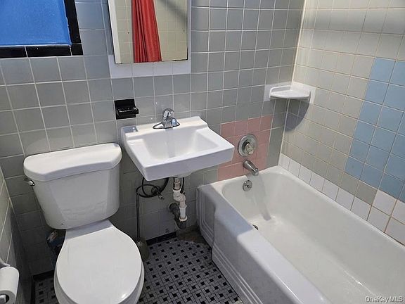 4th image of 82 Forbell Street