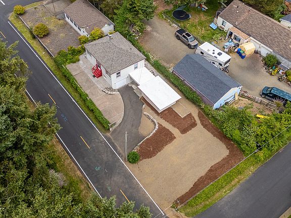 3rd image of 1421 SW Fleet Ave