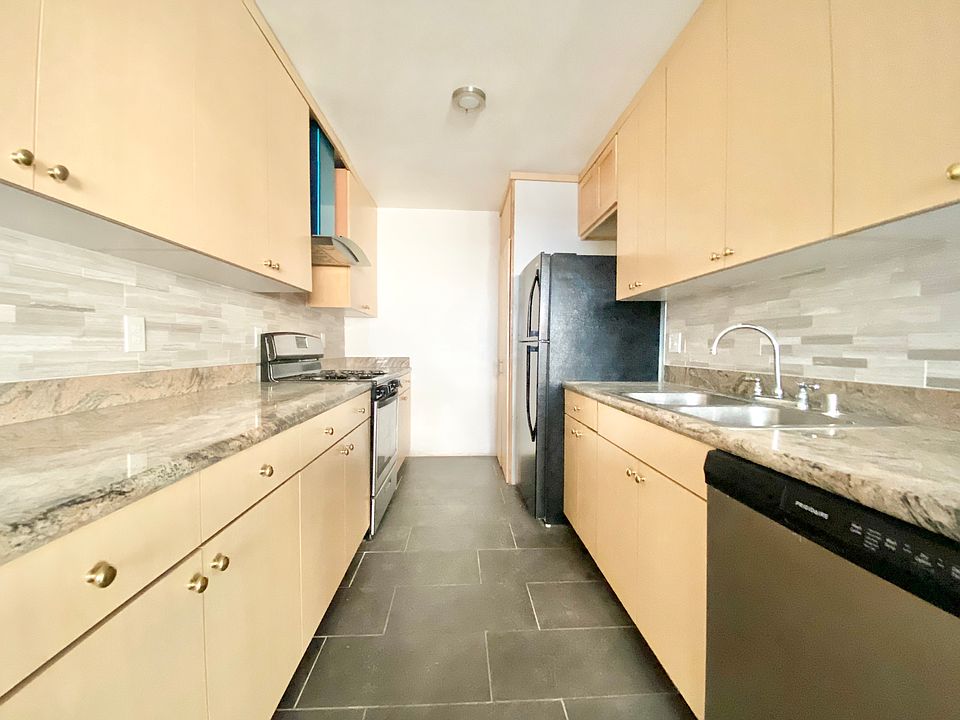 1st image of 703 S Hobart Blvd #303