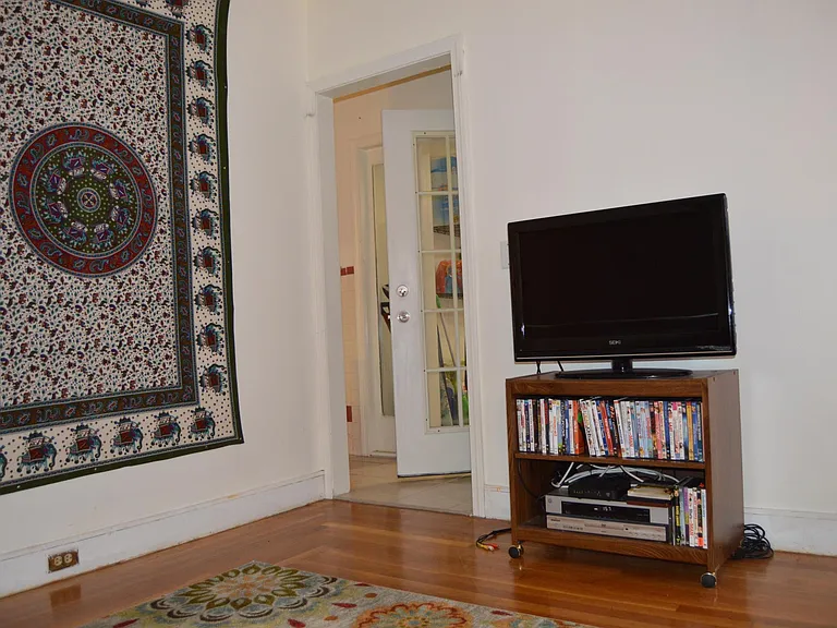 243 Smith St — Photo 6