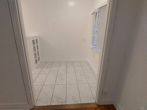 4th image of 329 S Cloverdale Ave APT 6