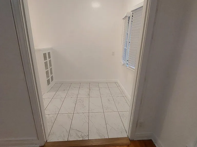 329 S Cloverdale Ave #6 — Photo 4