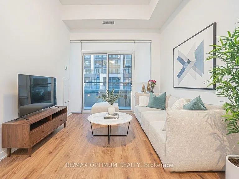 395 Dundas St W #219 — Photo 3