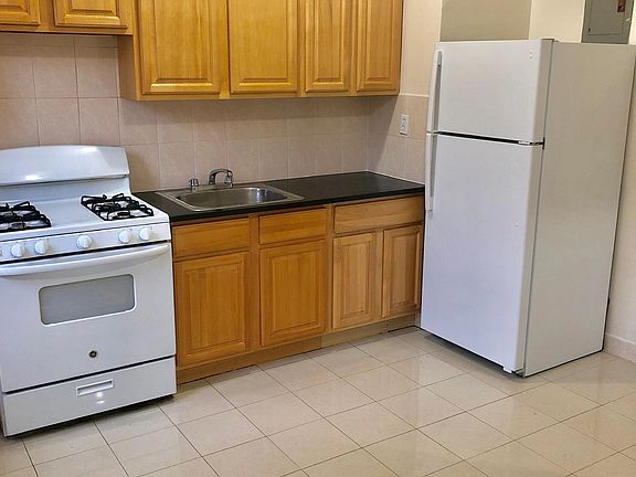 2nd image of 36-22 Parsons Blvd #4
