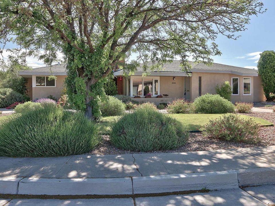 1st image of 808 Montclaire Dr NE