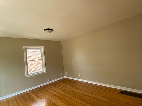 3rd image of 1533 Lincoln Ave