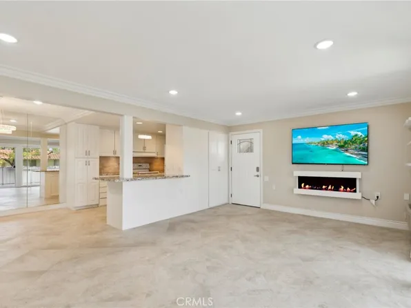 879 Via Mendoza Unit B, Laguna Woods, CA 92637