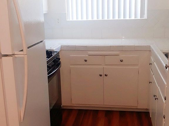 5th image of 4181 Wilson Ave