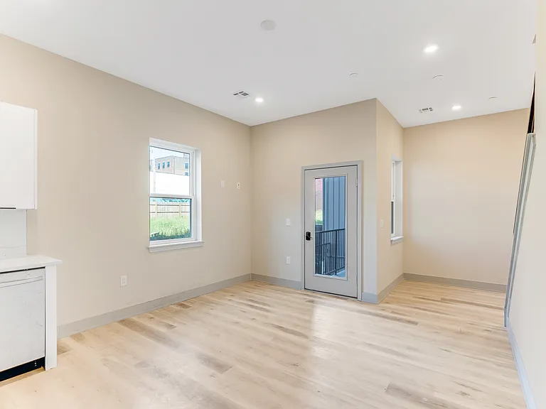 2328 N 2nd St — Photo 15