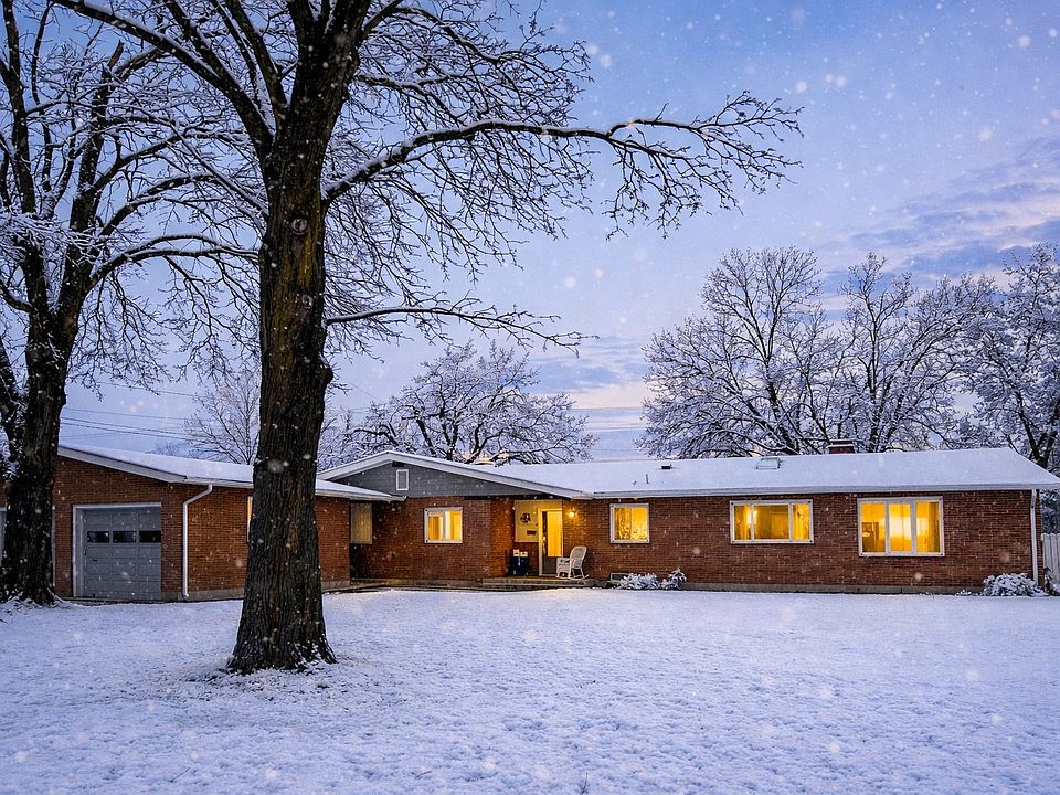 1st image of 2324 Cloverdale Dr