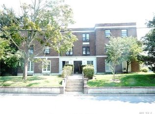 14 Beach Rd APT 1D, Great Neck, NY 11023