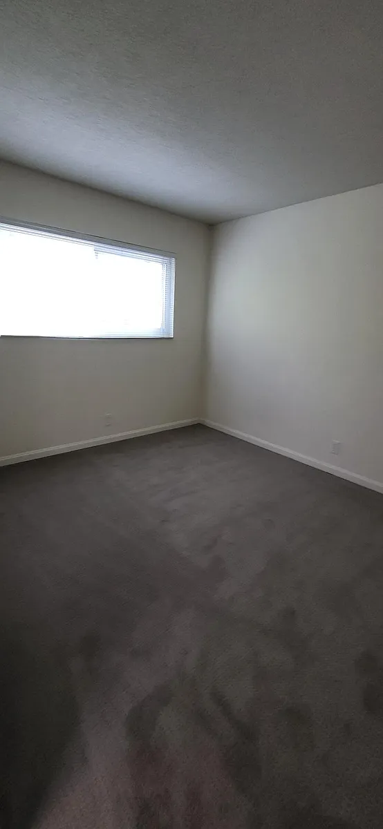 Building Photo - 2313 Roosevelt Ave #6
