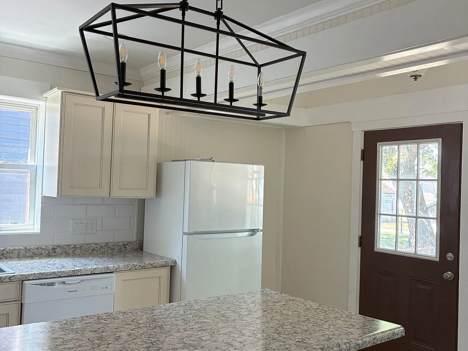 230 Walnut St — Photo 3