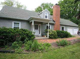 18 Quinn Cir, Madison, WI 53713