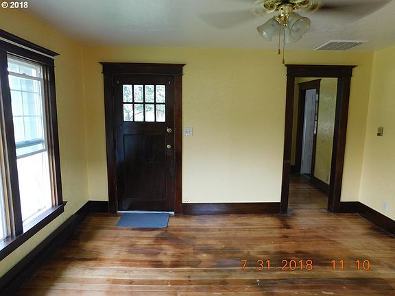5th image of 2414 3rd St