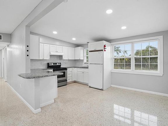 2nd image of 2019 24TH AVENUE W