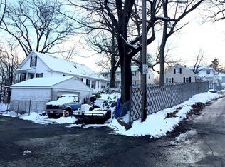 1 Linden St, Lawrence, MA 01841