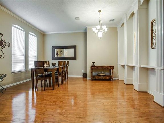 4th image of 1232 Hillcrest Dr