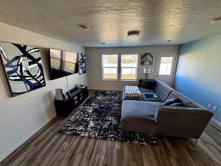 3502 E Mossy Oak Dr — Photo 3