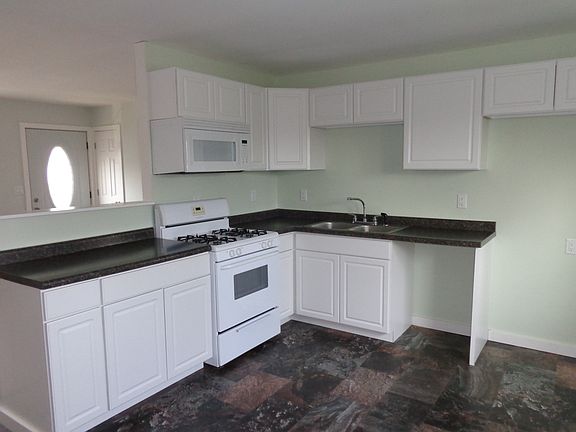 3rd image of 91 Strasma East Dr