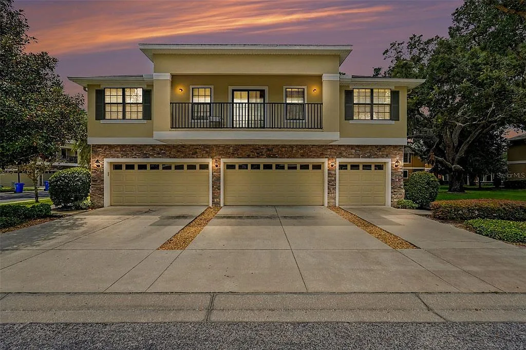 3 bed, 2.5 bath, 1594 sqft, $2,350 — Photo 1