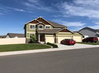 3075 Sugarplum Ave, West Richland, WA