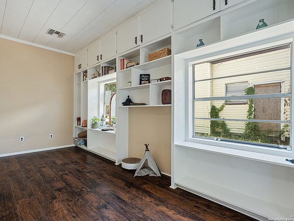 5th image of 506 TILDEN ST