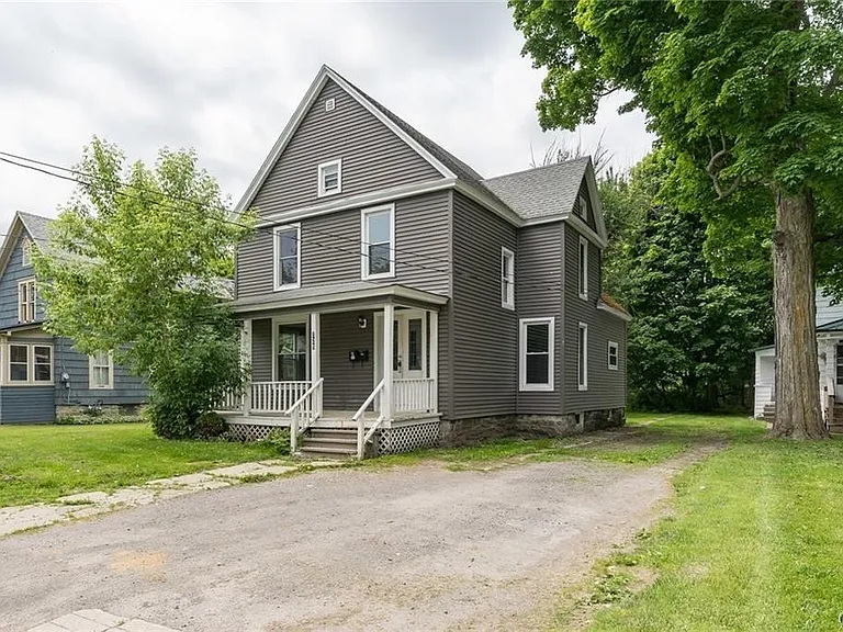 125 N Hamilton St — Photo 1