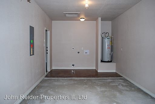 4th image of 919 Ramblewood St