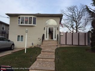 295 Foster Rd, Staten Island, NY 10309