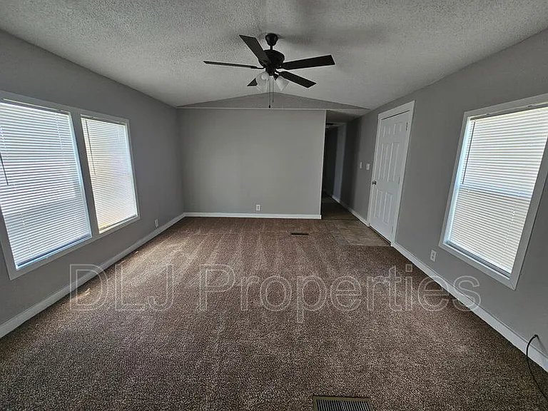 934 Eslinger Ct — Photo 3