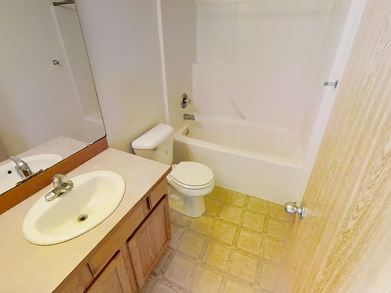 794 Holbrook Rd — Photo 12