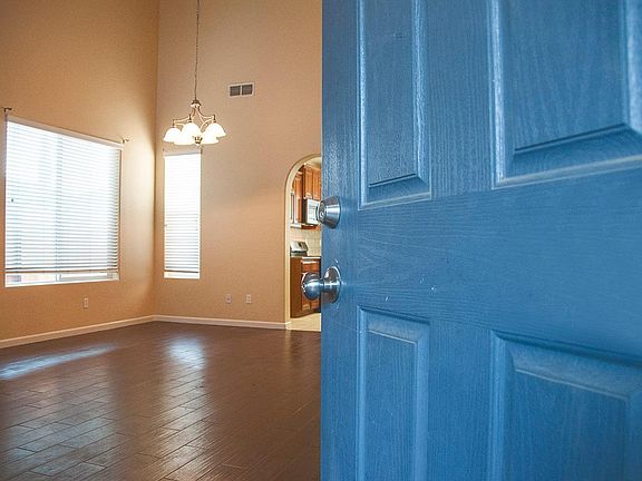4th image of 3046 W Sweet Ave