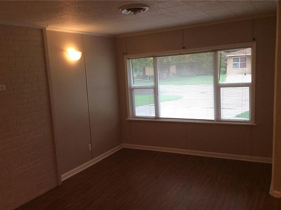 4th image of 4736 Lowell Ln