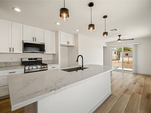 3rd image of 1815 Forest Drive