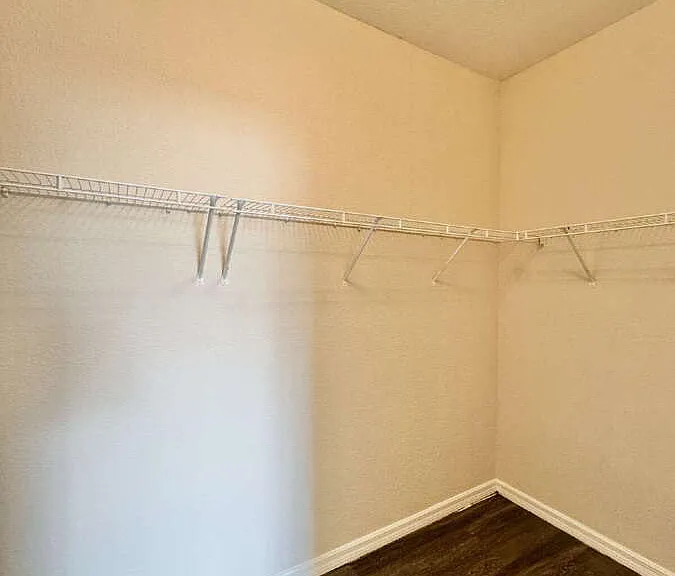 530 Kilgour Ave S — Photo 26