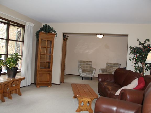 4th image of 1554 Woodvale Dr