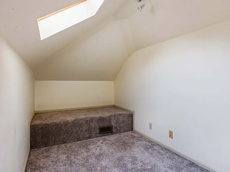 4009 Locust St — Photo 23