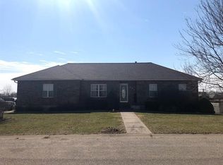 422 E Lawn Cir, Odessa, MO 64076