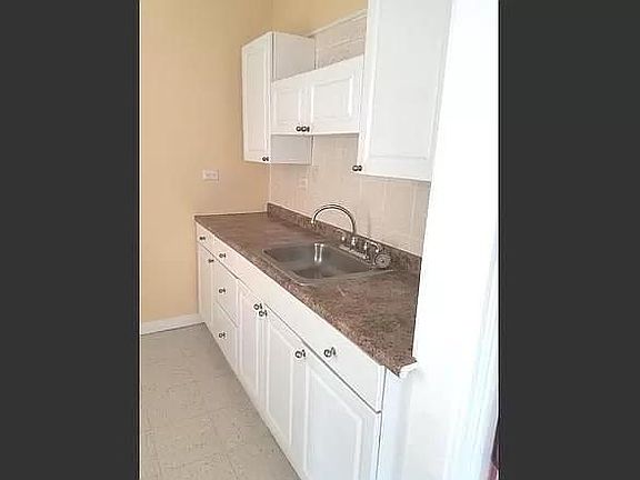 3rd image of 193 Belmont St APT 1