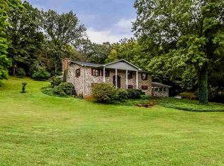 1207 Cresthill Dr, Louisville, TN 37777