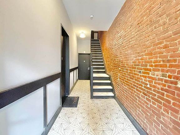 4th image of 257 W 136th St #4B