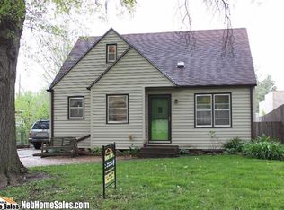 5040 Locust St, Lincoln, NE 68516